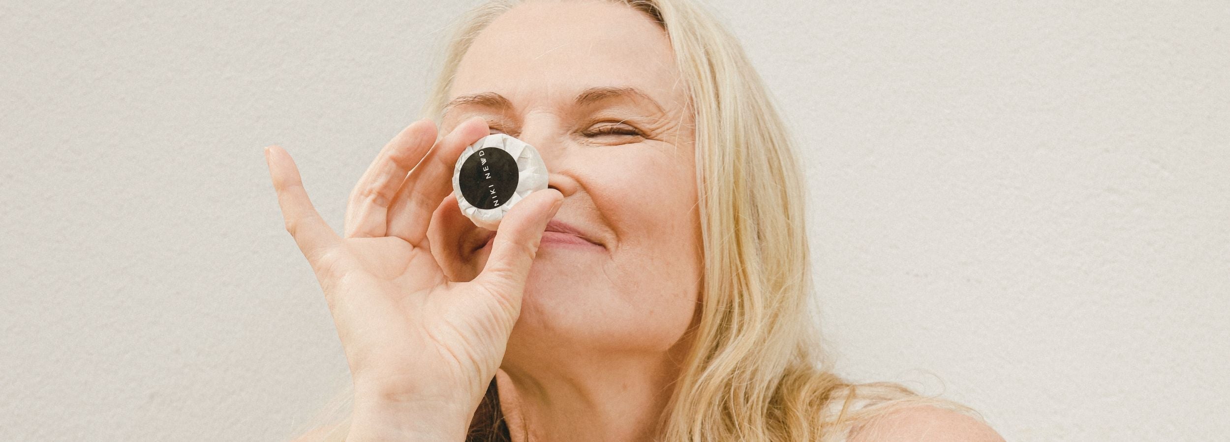 Niki Newd Oatmeal Soap bar — gentle Nordic cleanser for dry, sensitive skin.