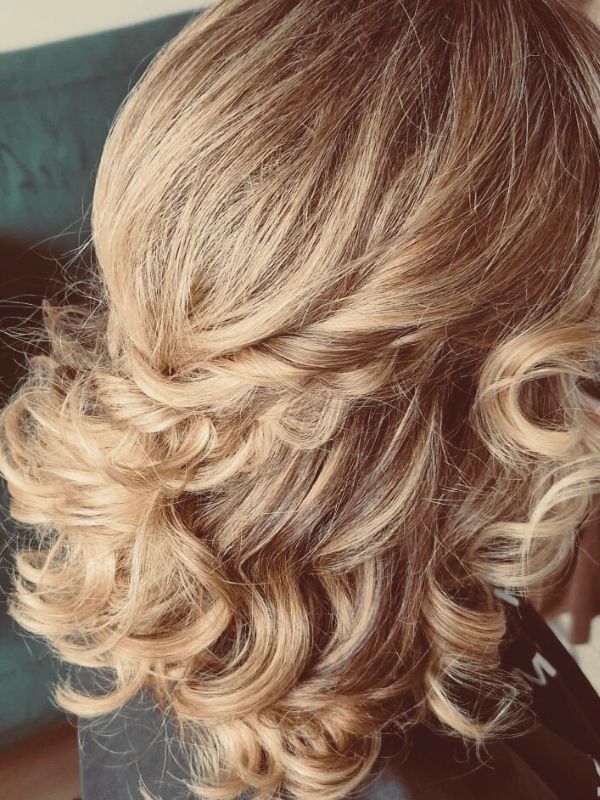 Party hairstyle for medium-length hair created by Hair Studio Niki Newd® — a polished, timeless look perfect for elegant events.